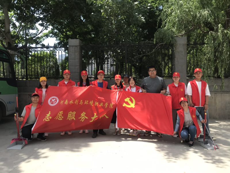 谈球吧体育